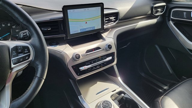 Used 2022 Ford Explorer XLT w/ Equipment Group 202A image 23