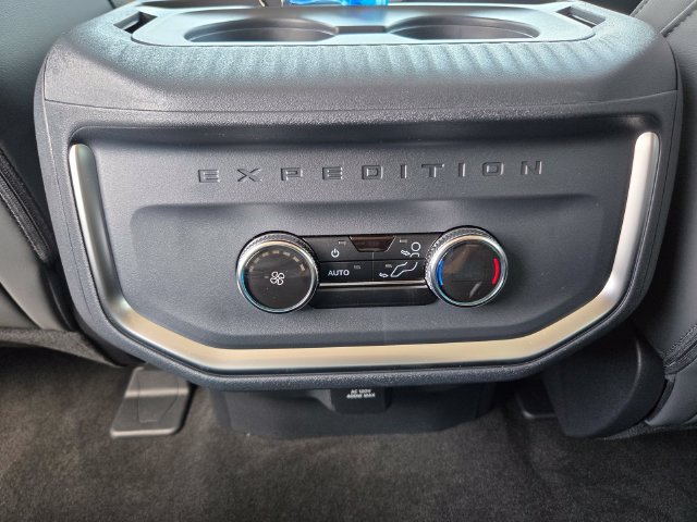 New 2026 Ford Expedition Active AWD/4WD image 18