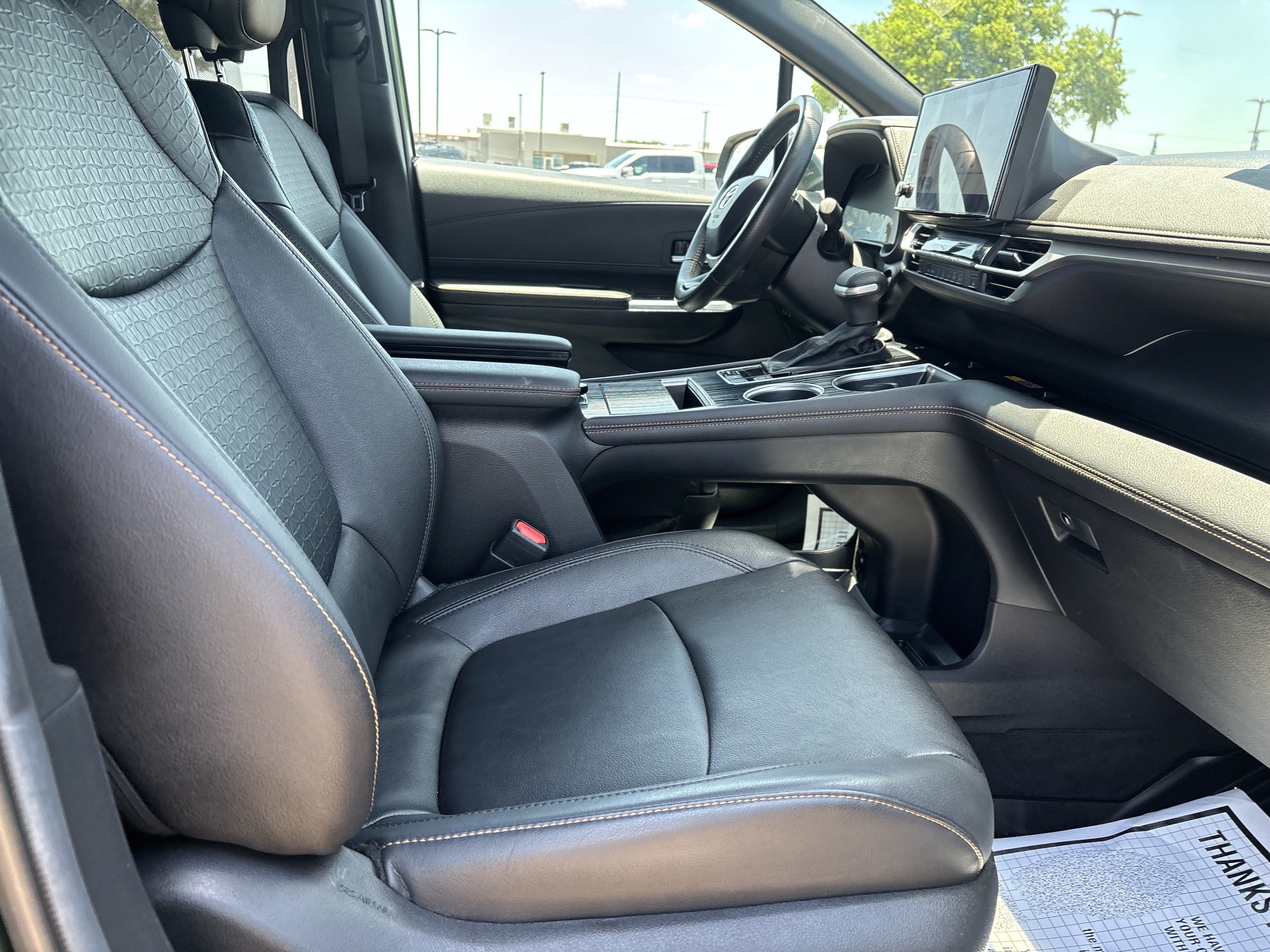 Used 2025 Toyota Sienna XLE Woodland Edition AWD/4WD image 23