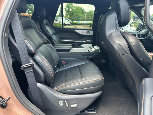New 2026 Lincoln Navigator Black Label AWD/4WD image 16