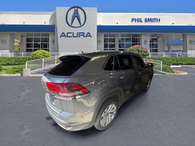 Used 2020 Volkswagen Atlas Cross Sport SE w/ Towing Package FWD image 2