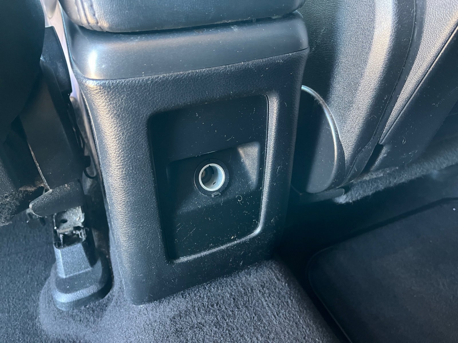 Used 2015 Dodge Journey SXT w/ Flexible Seating Group image 32