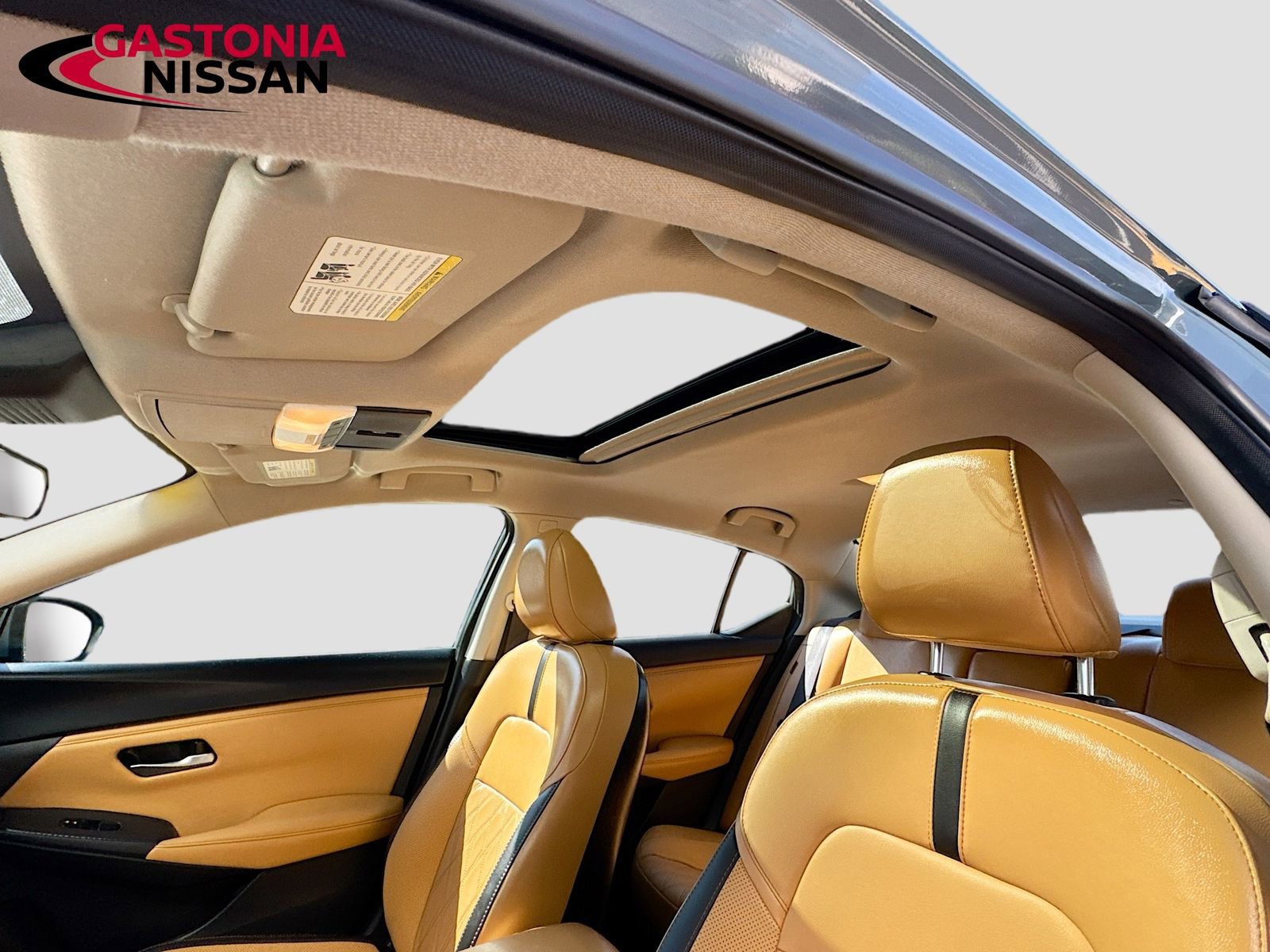 Used 2024 Nissan Sentra SV w/ SV Premium Package image 30