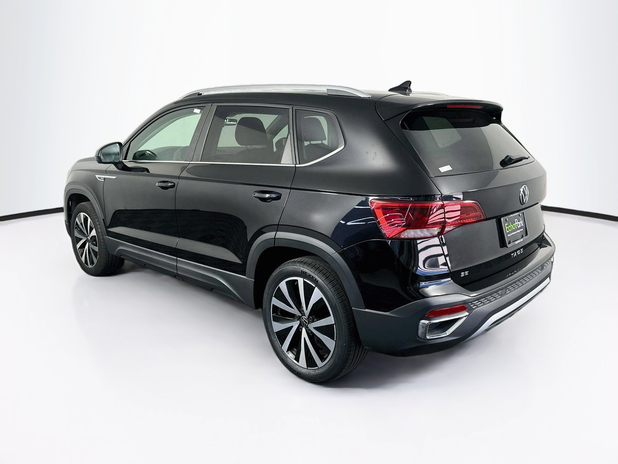 Used 2023 Volkswagen Taos SE FWD image 5