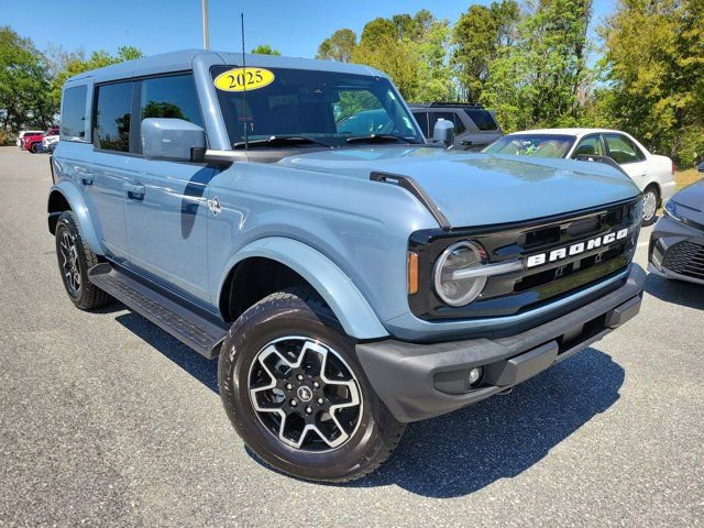 Used 2025 Ford Bronco Outer Banks AWD/4WD image 8