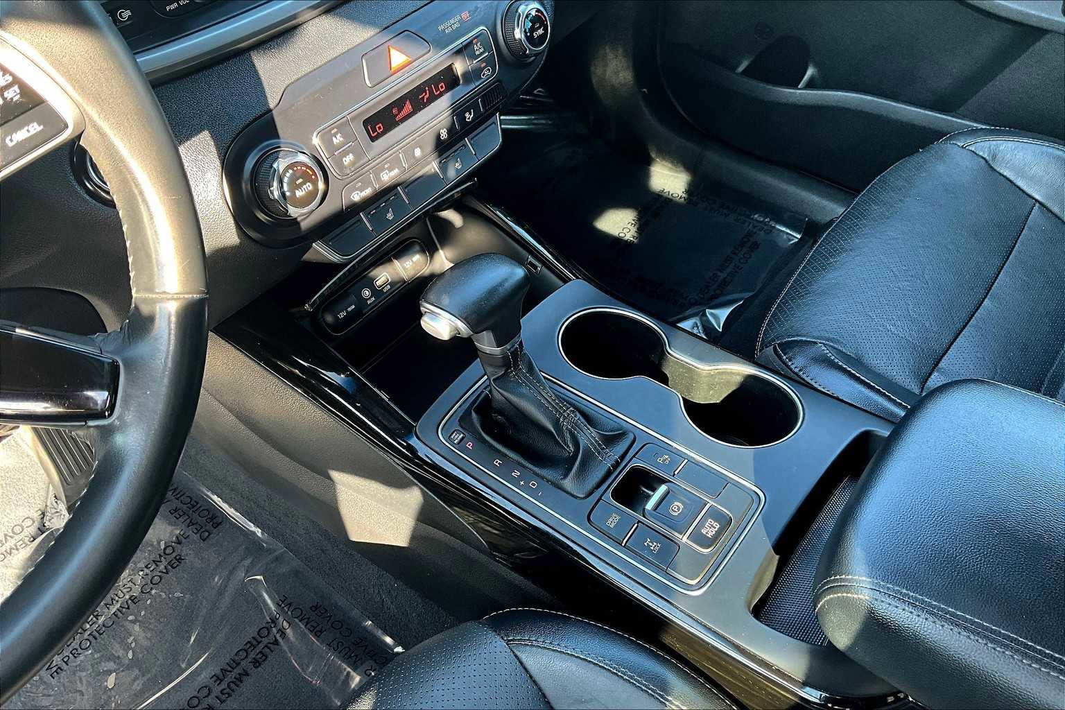 Used 2019 Kia Sorento EX image 16