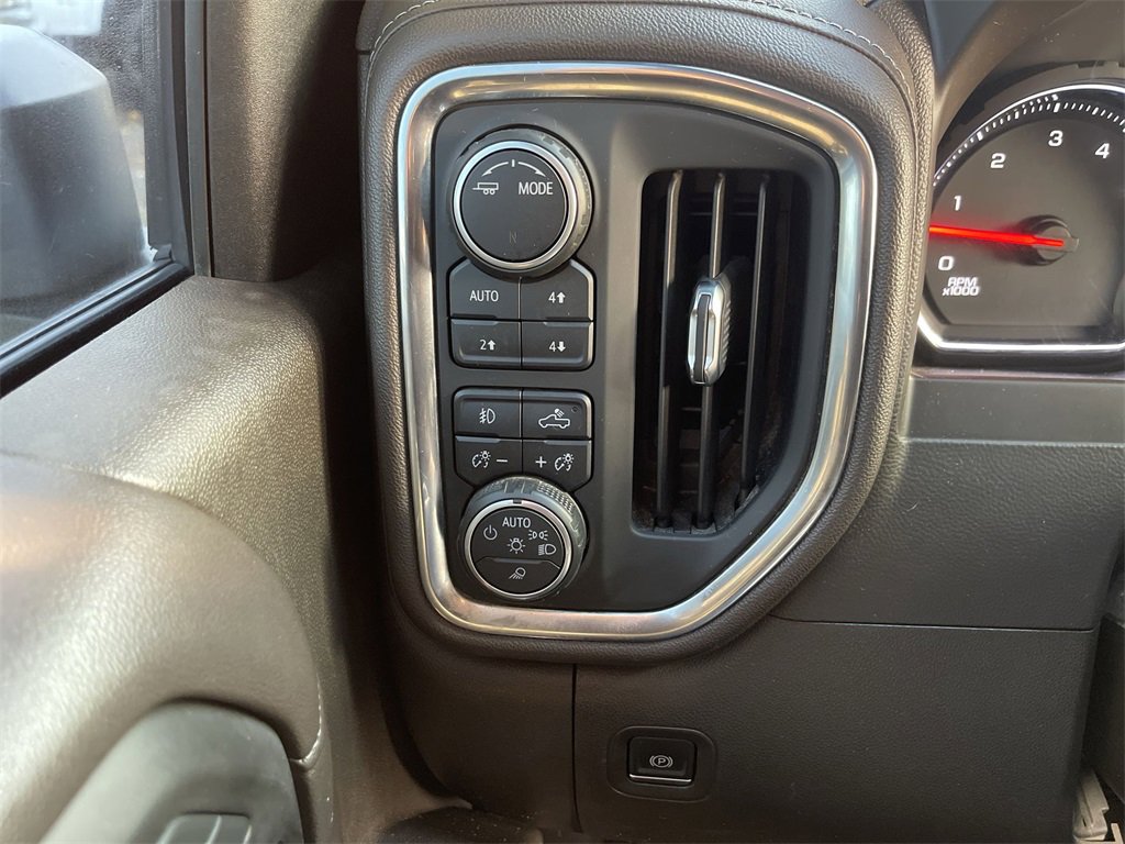 Used 2020 Chevrolet Silverado 2500 LTZ w/ LTZ Plus Package image 17