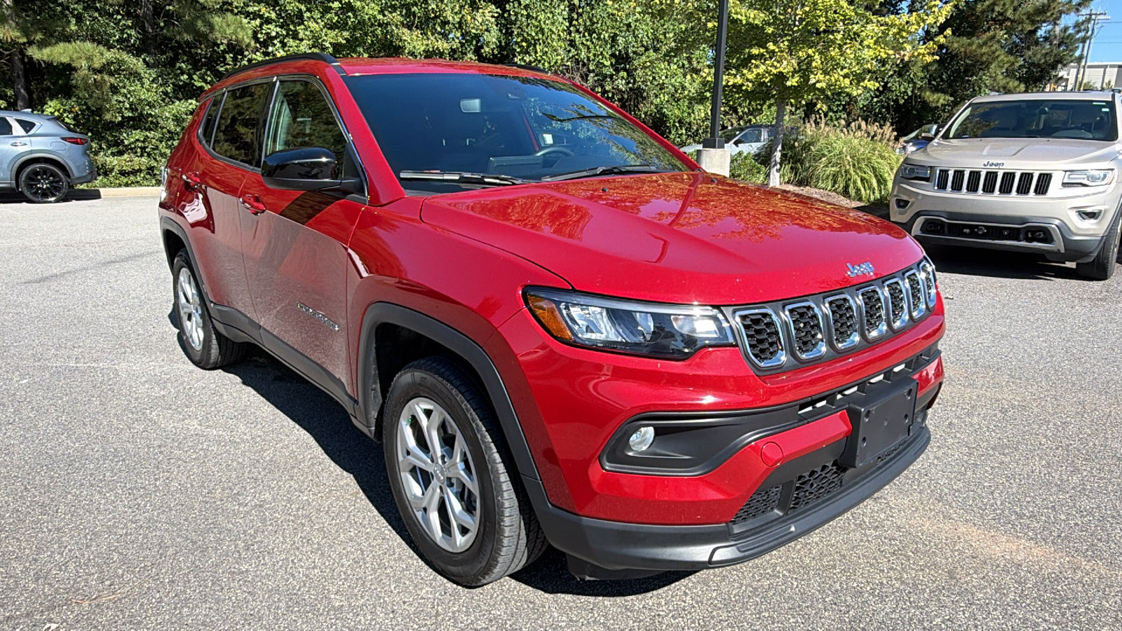 Used 2024 Jeep Compass Latitude AWD/4WD image 5
