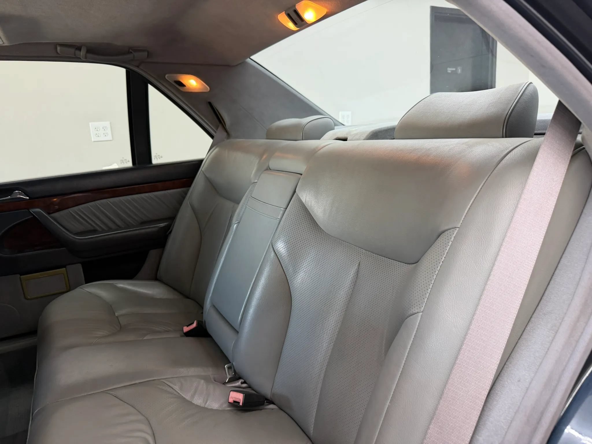 Used 1997 Mercedes-Benz S 420 image 24