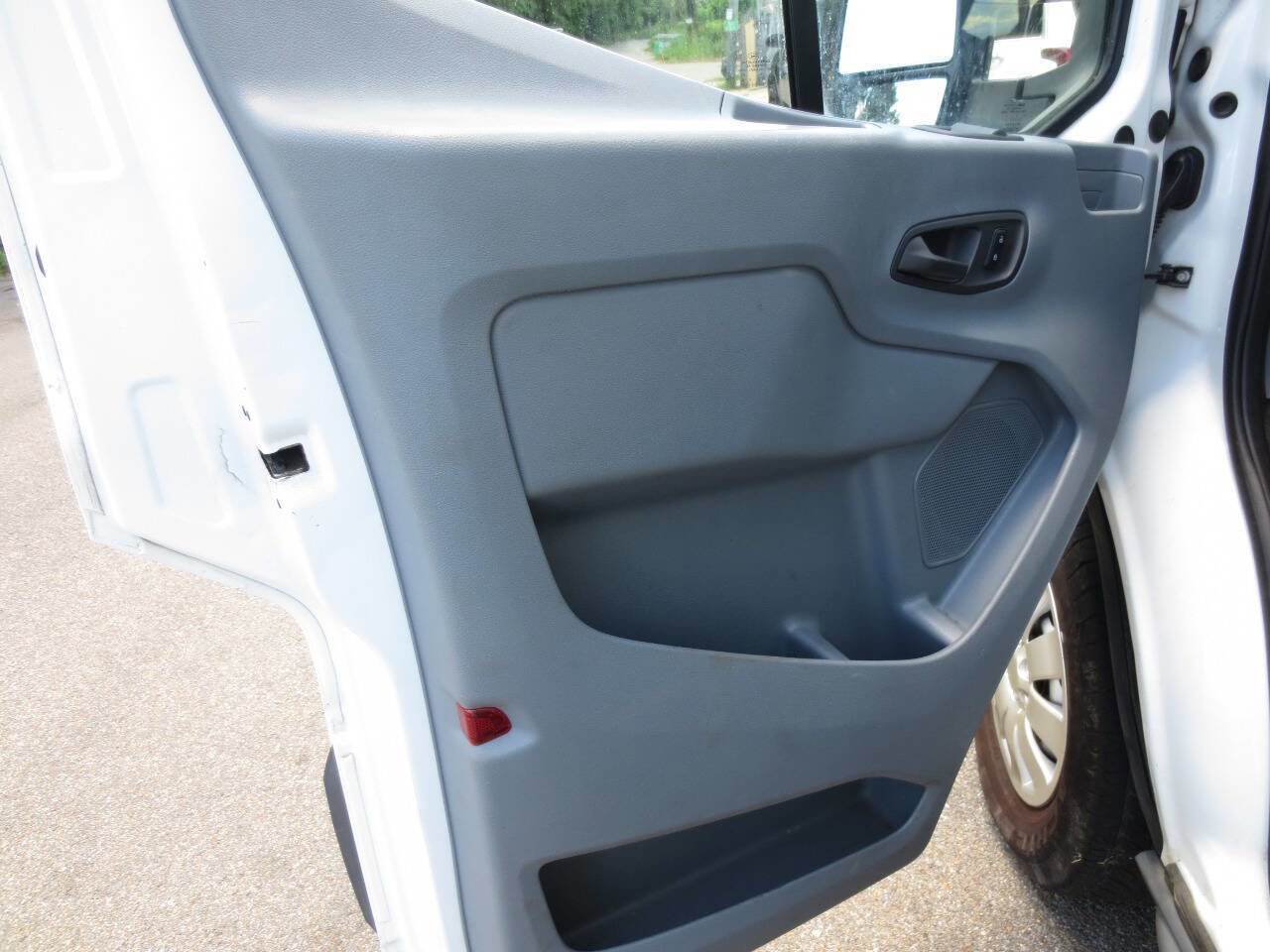Used 2017 Ford Transit 250 138 RWD image 12
