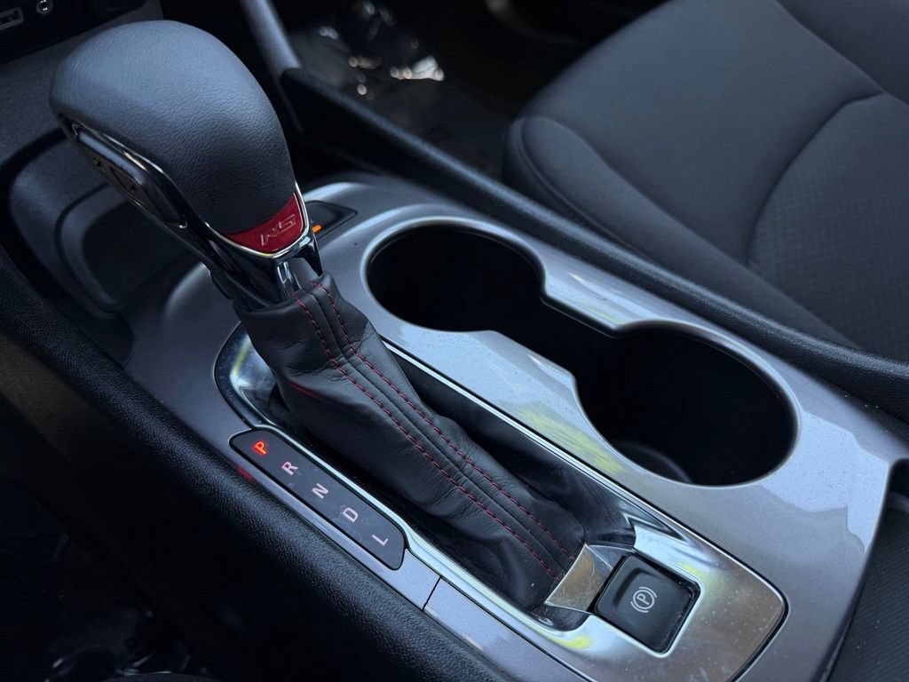 Used 2025 Chevrolet Malibu RS FWD image 26