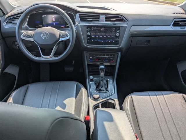 Used 2023 Volkswagen Tiguan SE AWD/4WD image 16