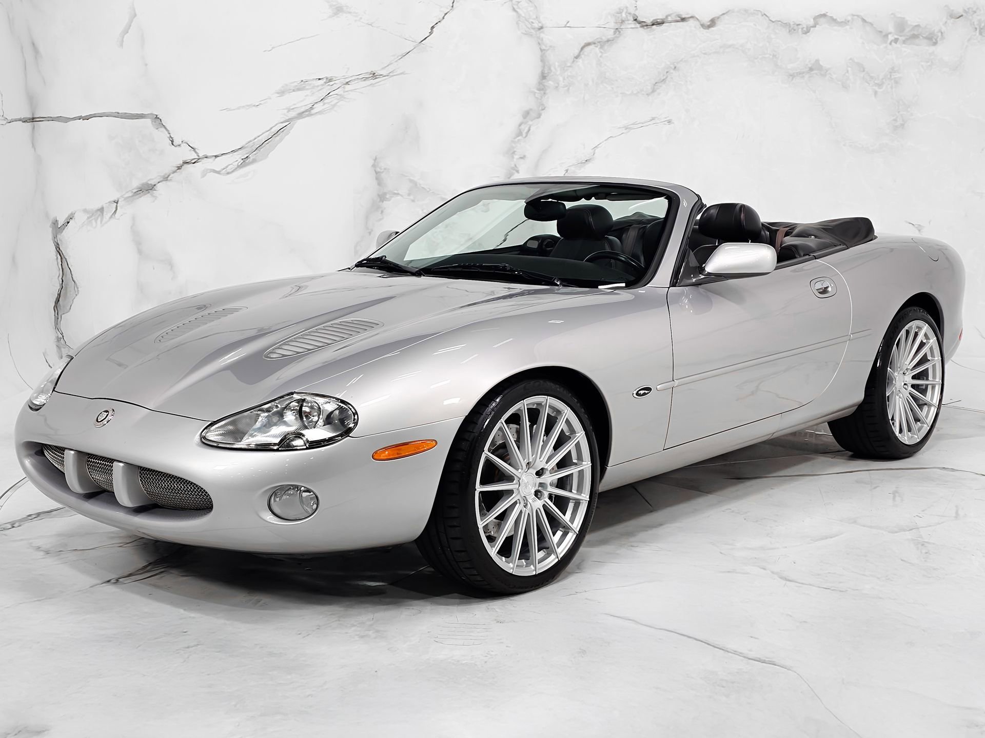 Used 2001 Jaguar XK8 Convertible RWD image 8