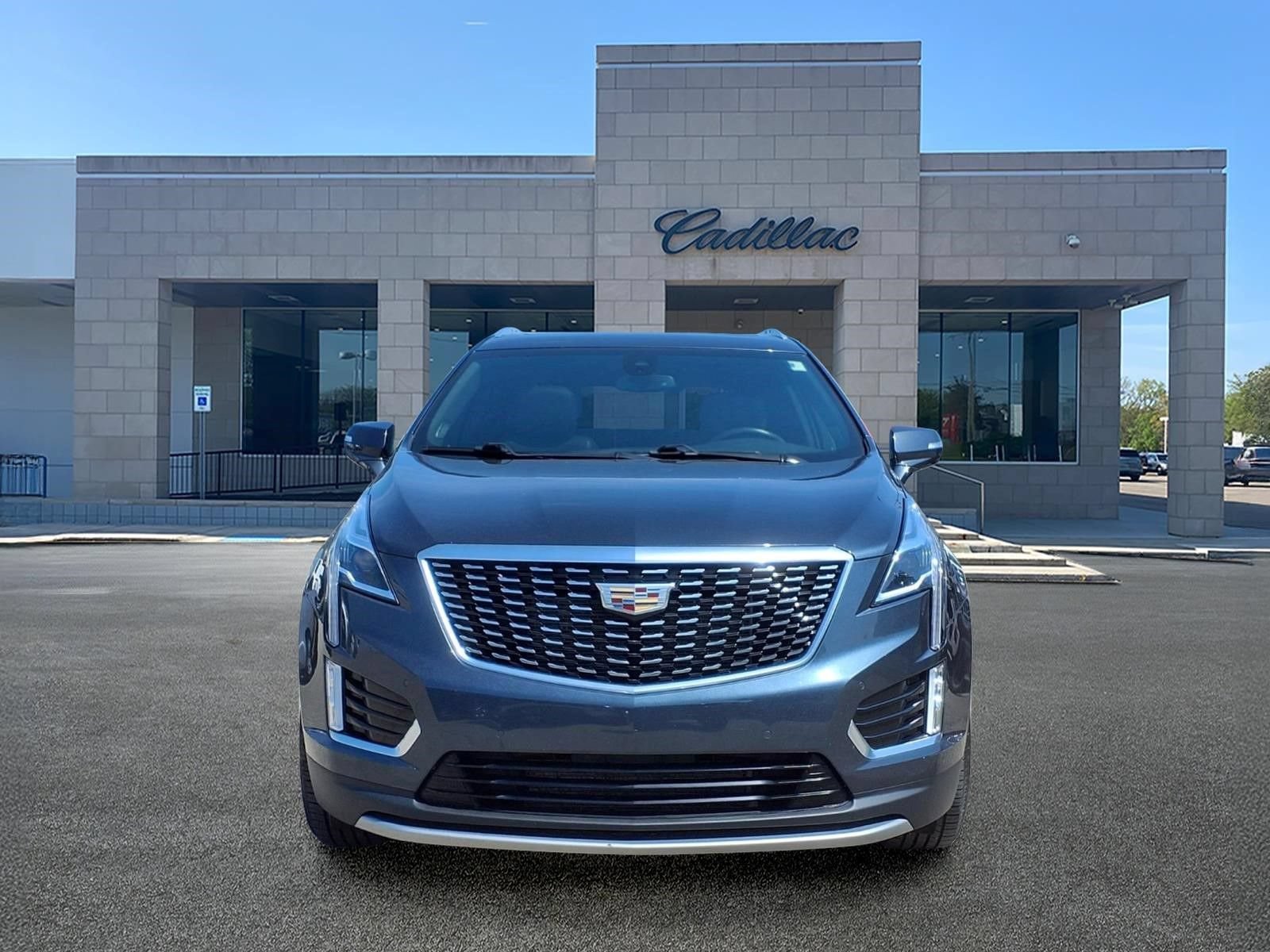 Used 2020 Cadillac XT5 Premium Luxury w/ LPO, Floor Liner Package AWD/4WD image 2