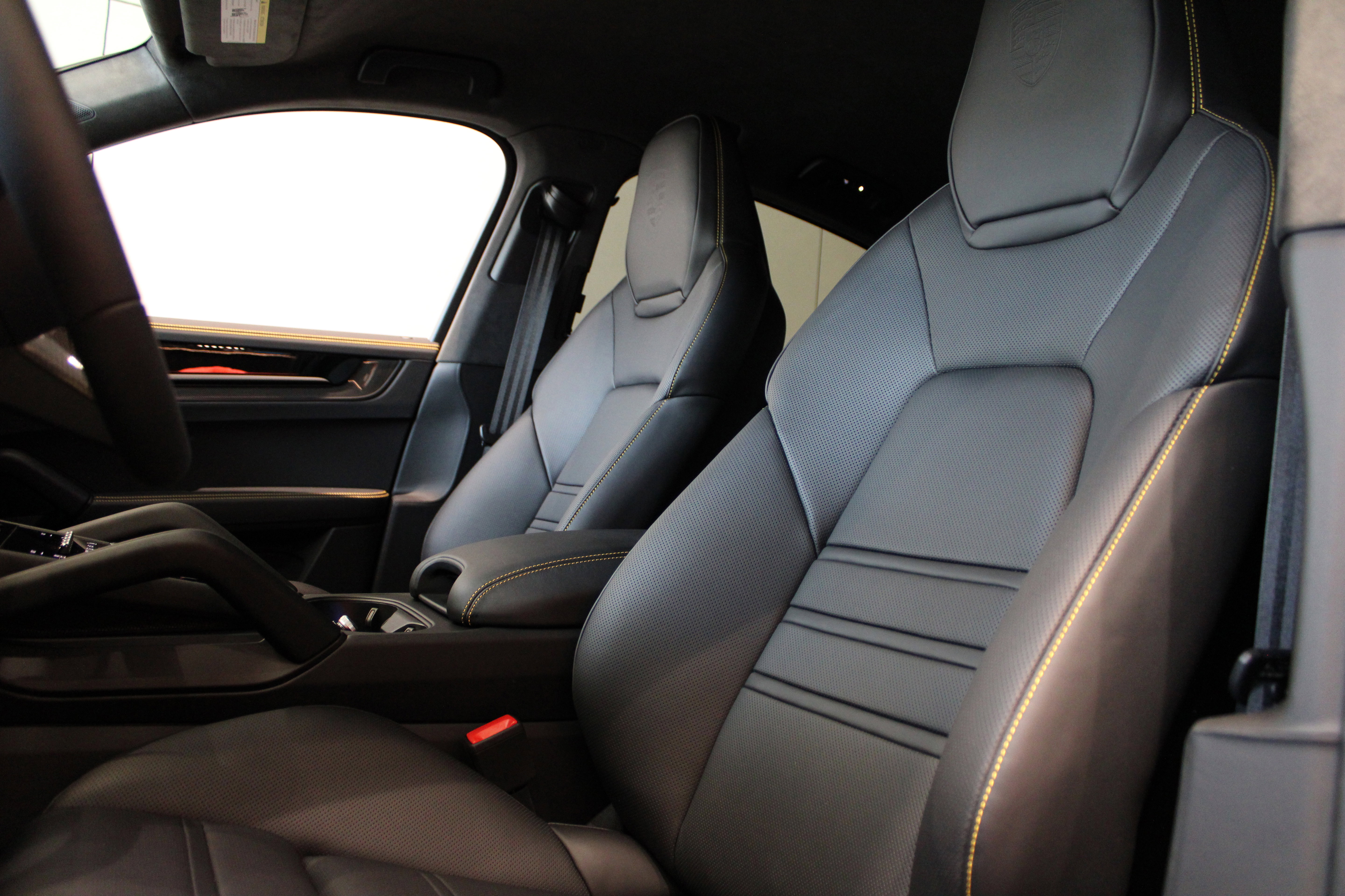 New 2025 Porsche Cayenne Turbo GT image 5
