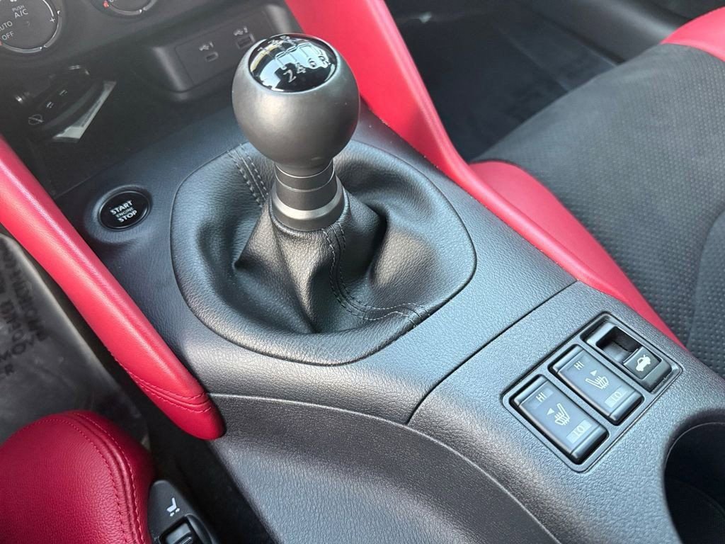 Used 2024 Nissan Z Performance w/ Floor Mat Package image 24