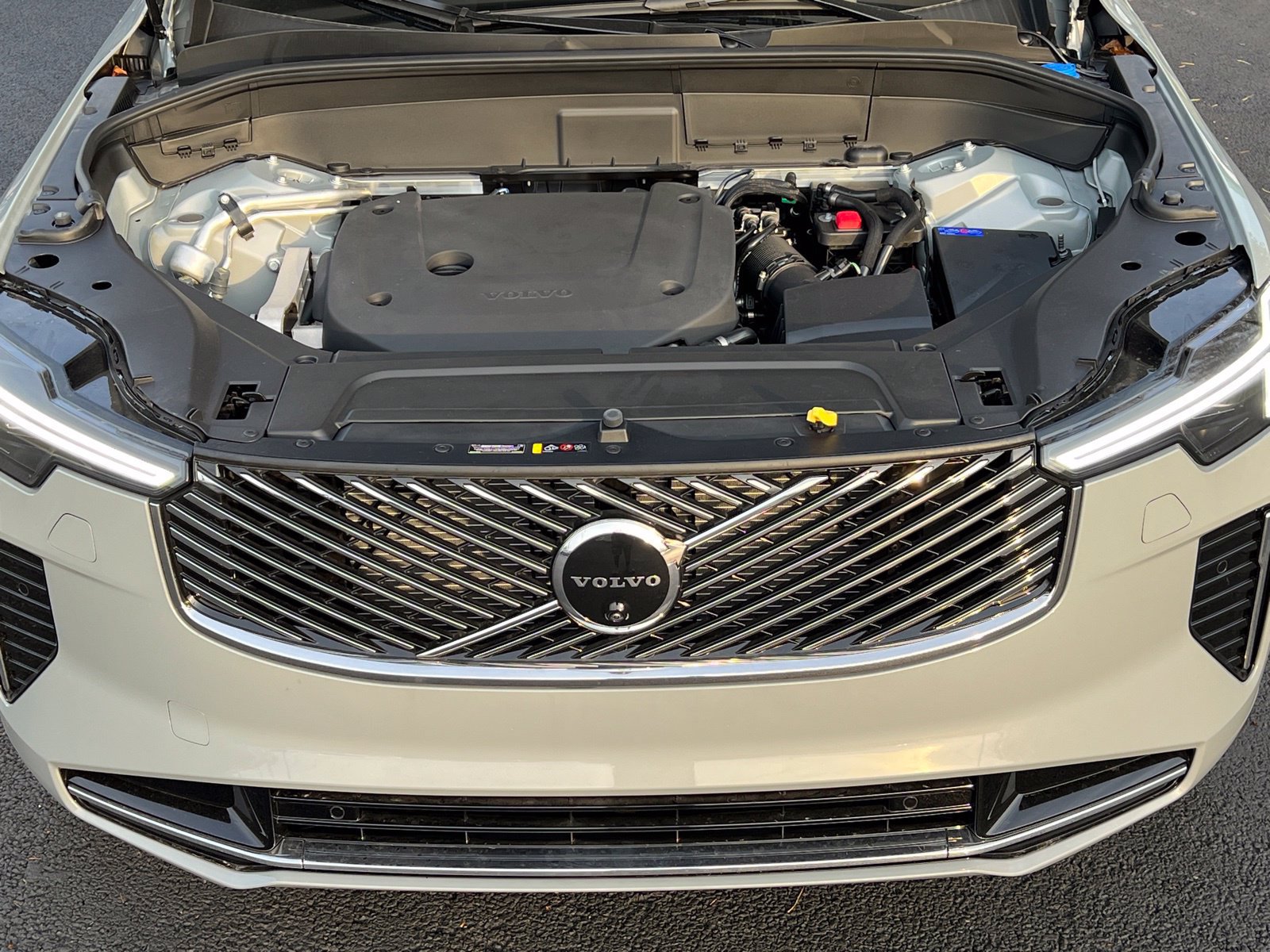 New 2026 Volvo XC90 B6 Plus w/ Protection Package Premier AWD/4WD image 39