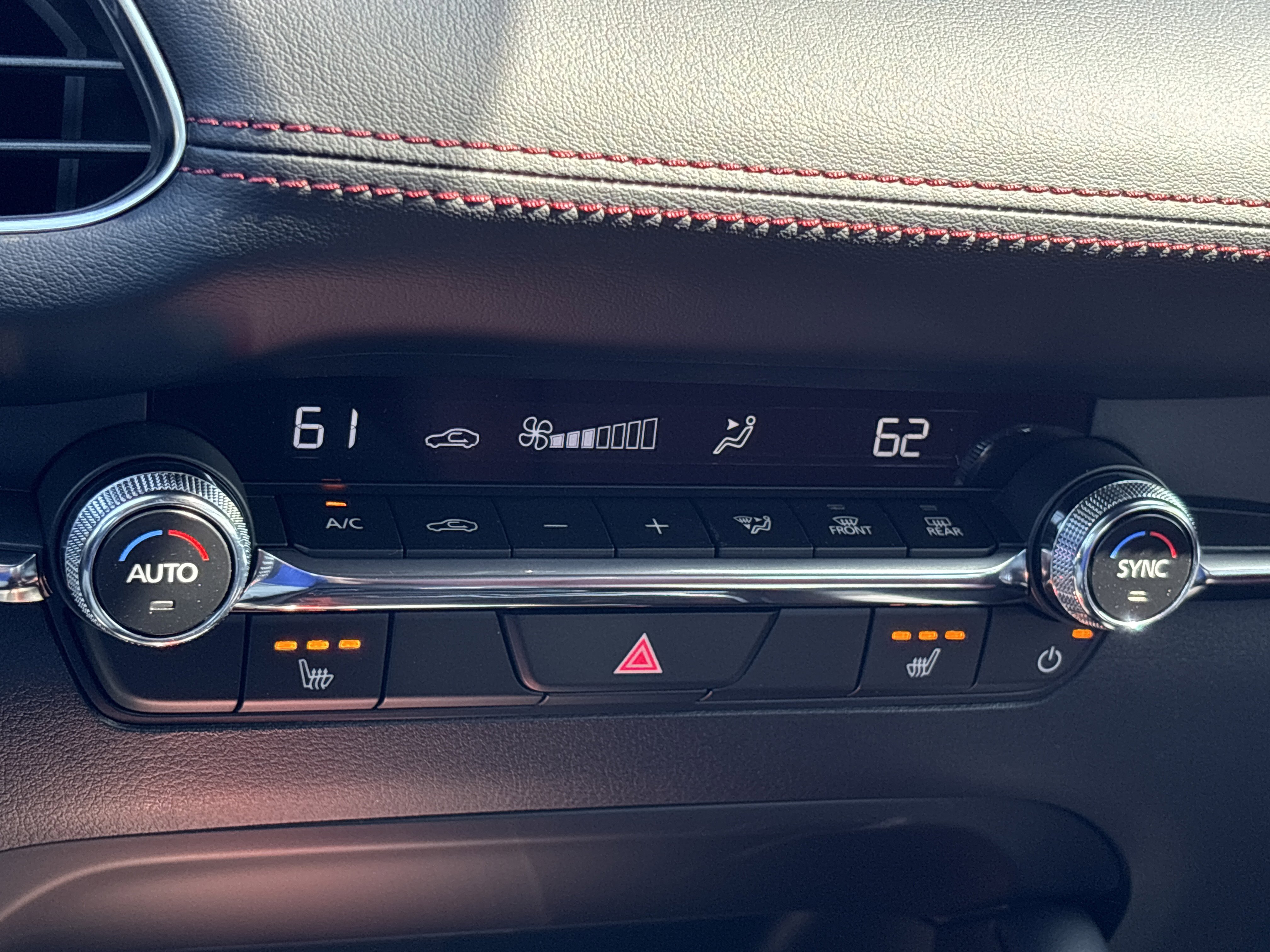 New 2026 MAZDA MAZDA3 Carbon image 34