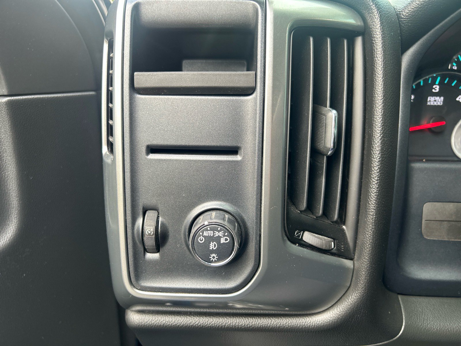 Used 2018 Chevrolet Silverado 1500 LT w/ All Star Edition RWD image 19