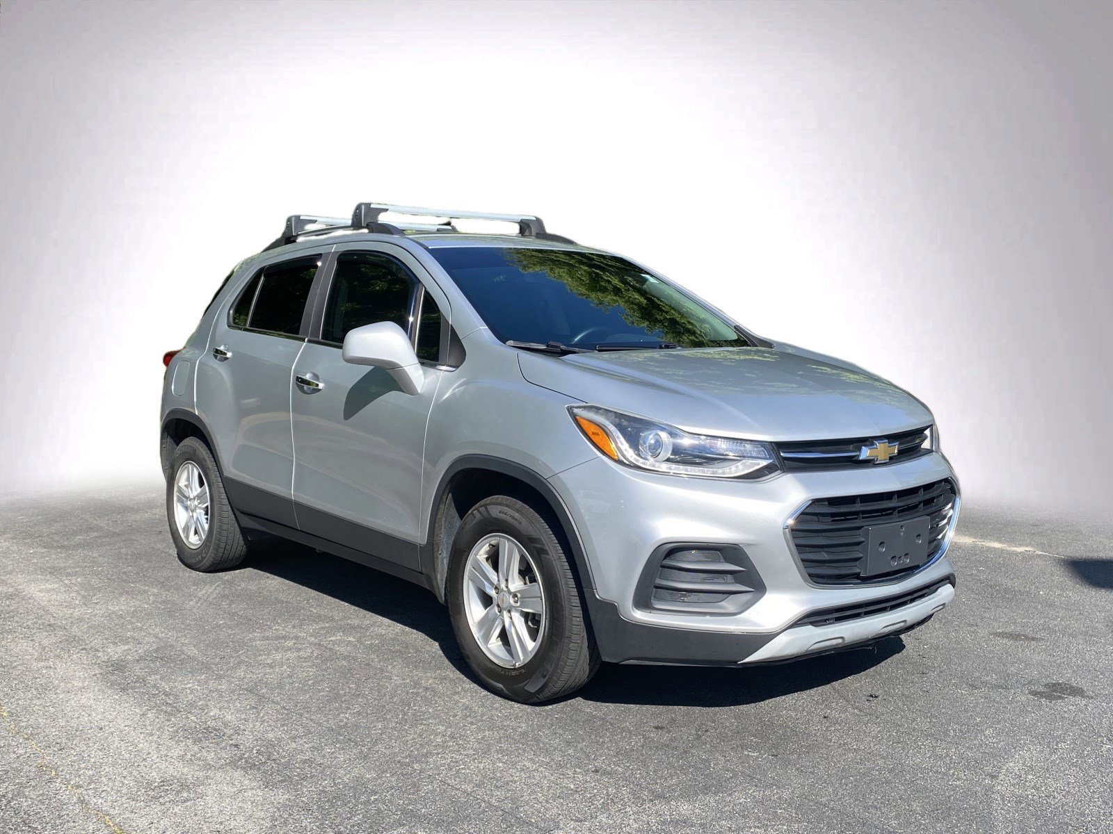 Used 2018 Chevrolet Trax LT w/ LT Convenience Package AWD/4WD image 2