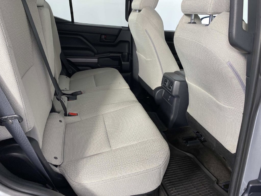 Used 2025 Toyota 4Runner SR5 AWD/4WD image 11