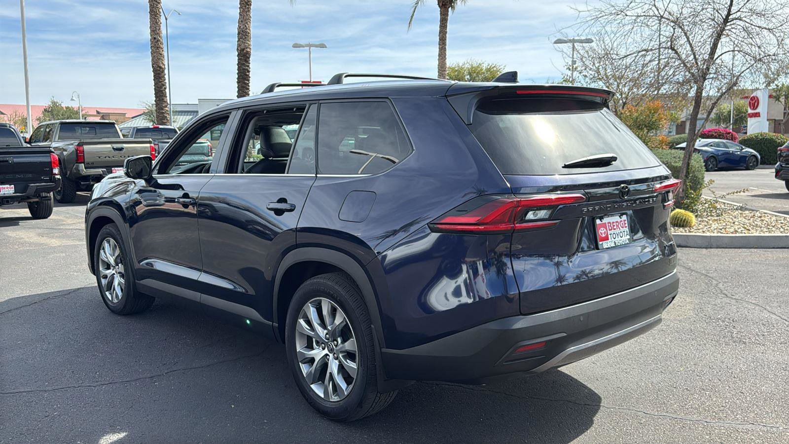 Used 2025 Toyota Grand Highlander FWD image 5