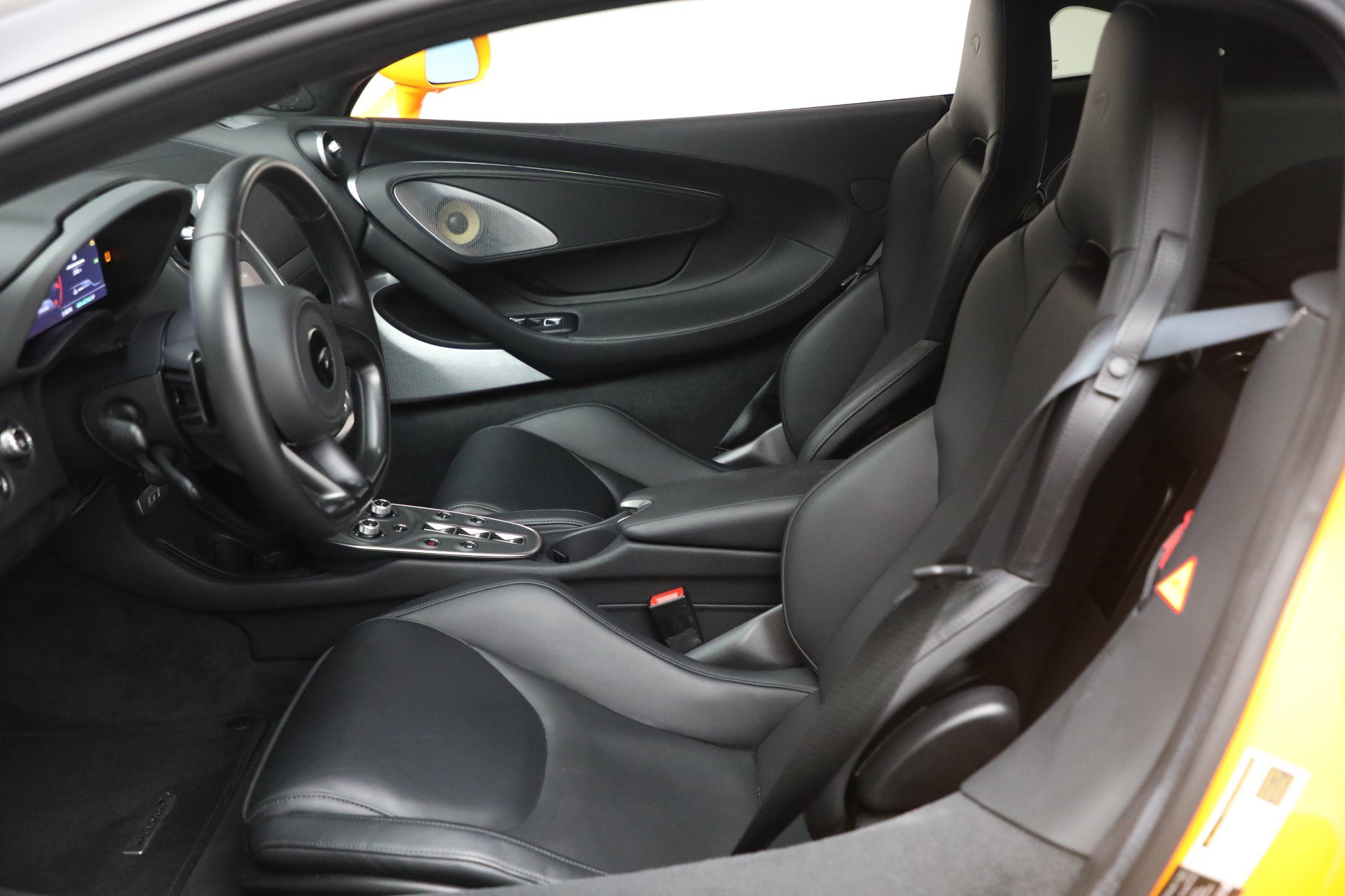 Used 2023 McLaren GT RWD image 15