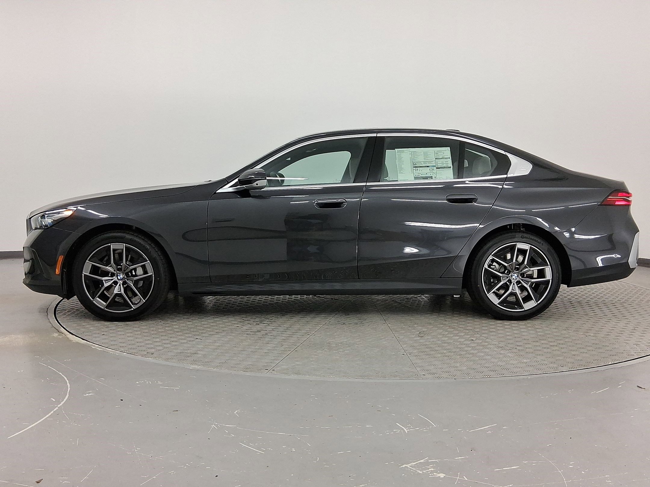 New 2026 BMW 530i w/ Premium Package image 2