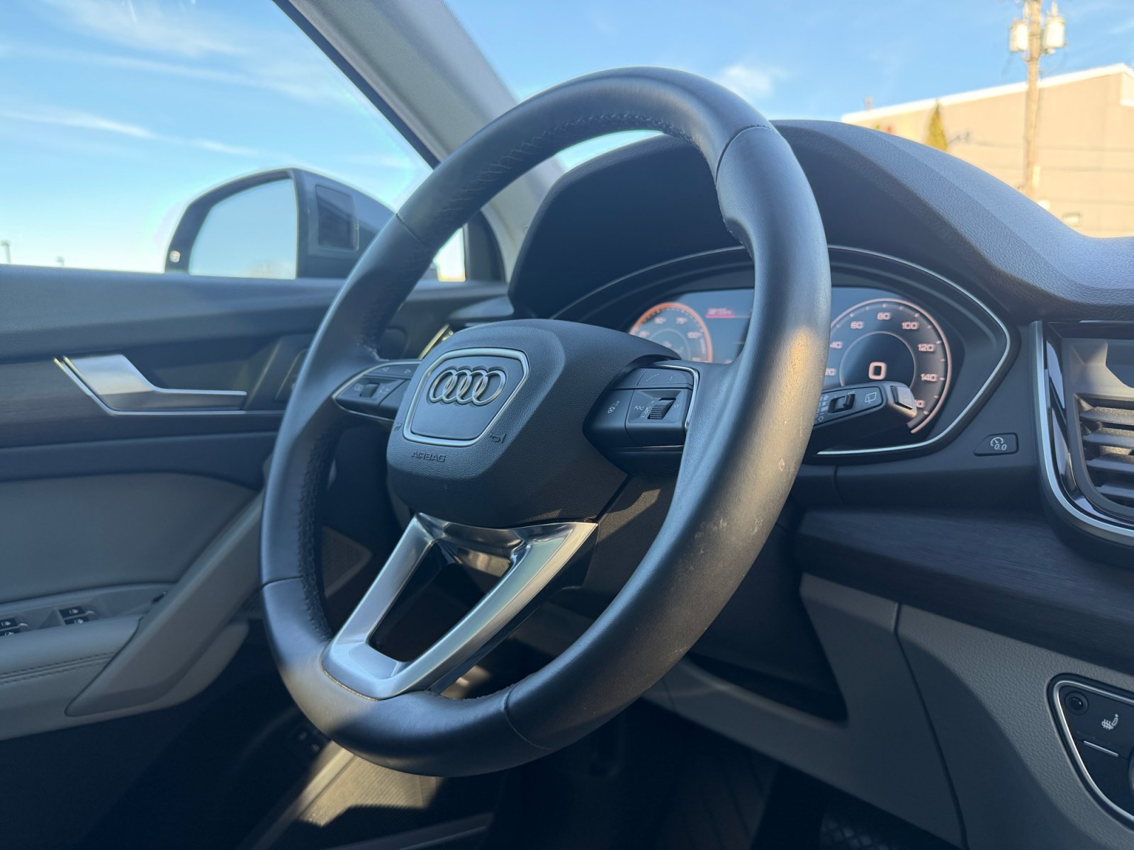 Used 2024 Audi Q5 e Premium Plus w/ Premium Plus Package AWD/4WD image 20