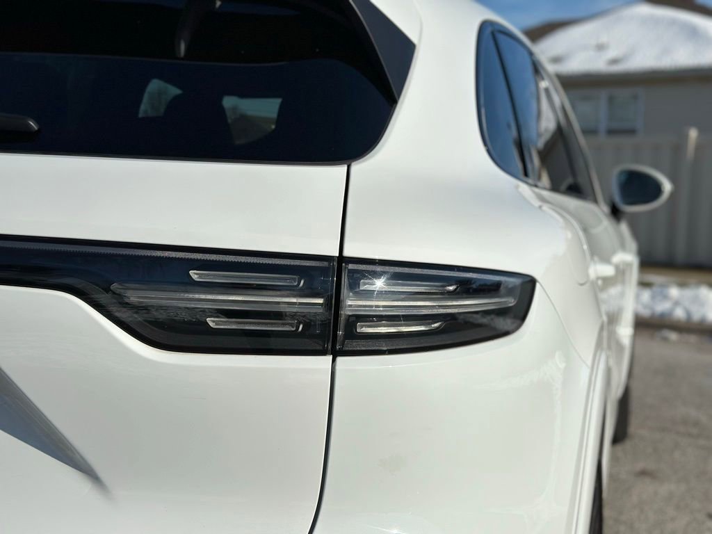 Used 2022 Porsche Cayenne GTS image 12