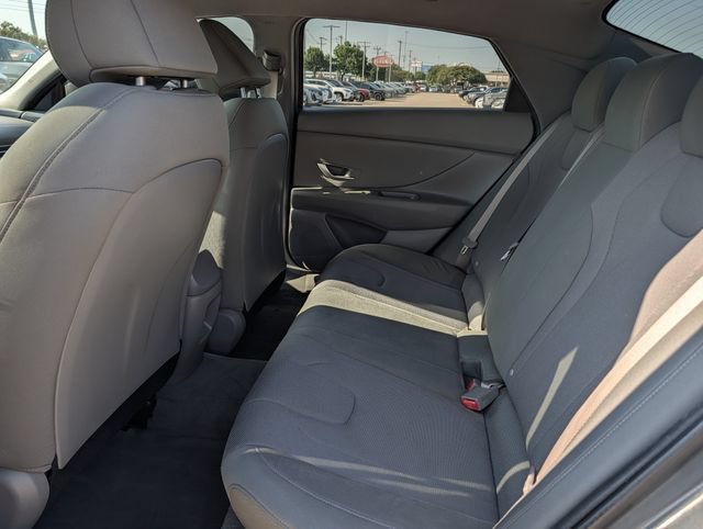 Used 2025 Hyundai Elantra SE FWD image 26