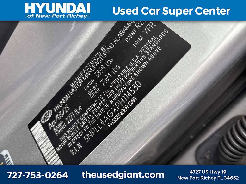 Used 2023 Hyundai Elantra SE w/ Cargo Package image 12