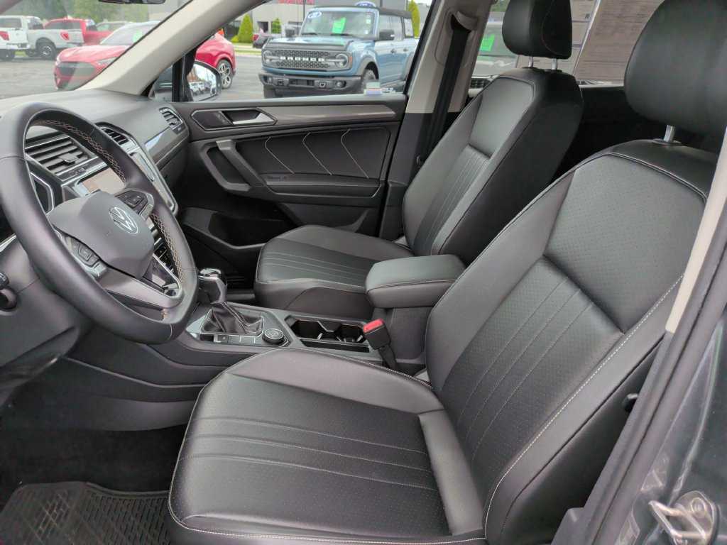 Used 2022 Volkswagen Tiguan SE AWD/4WD image 4
