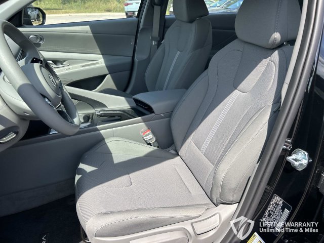 New 2026 Hyundai Elantra SE FWD image 23