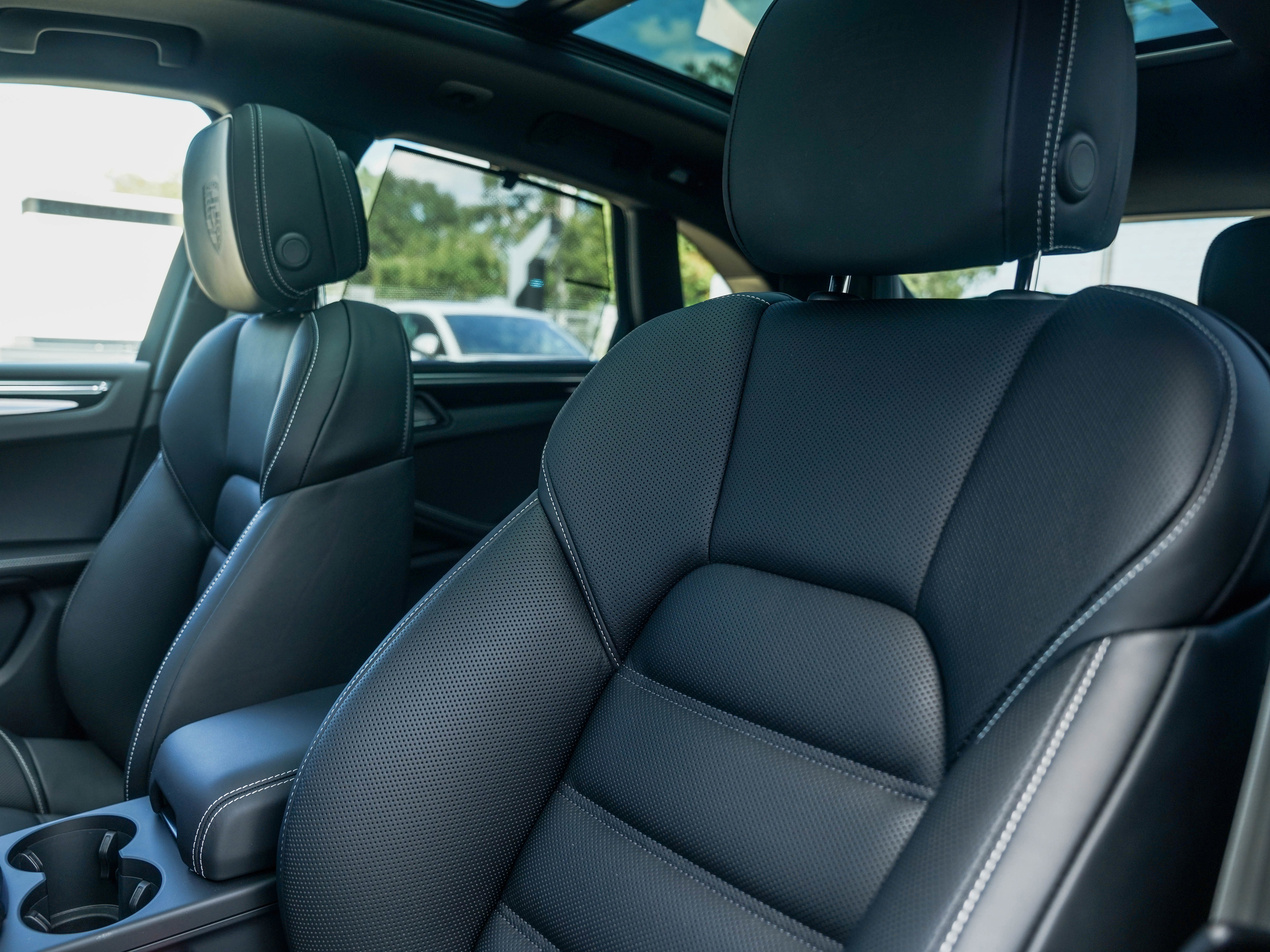 New 2026 Porsche Macan Turbo image 5