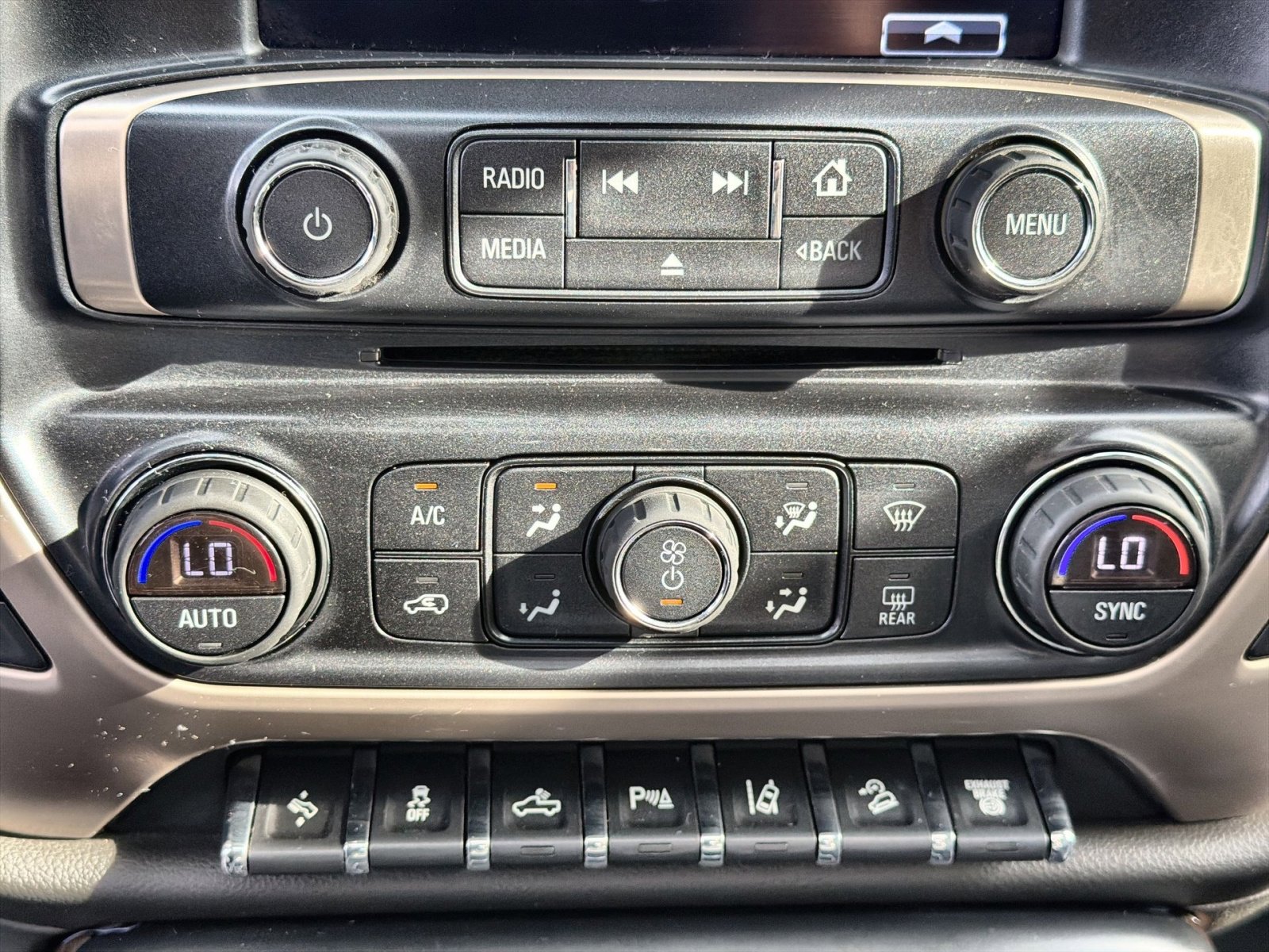 Used 2018 GMC Sierra 2500 Denali w/ Duramax Plus Package AWD/4WD image 23