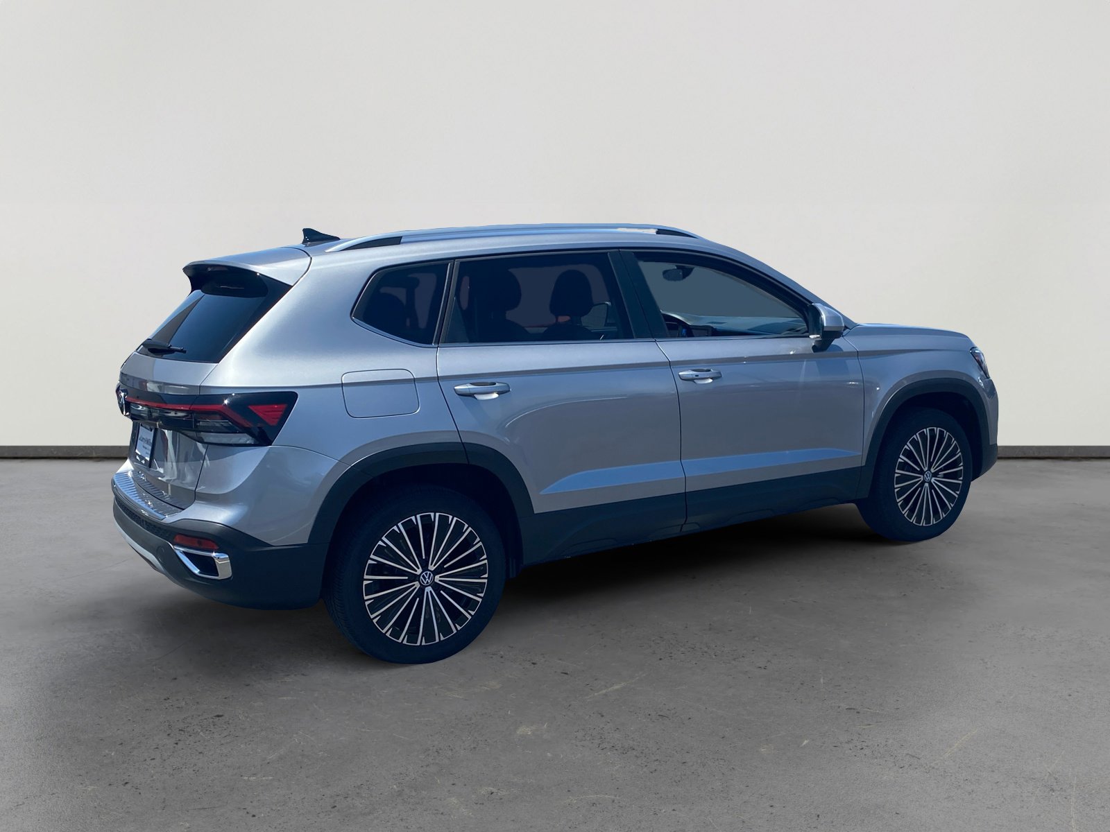 New 2025 Volkswagen Taos SE image 5