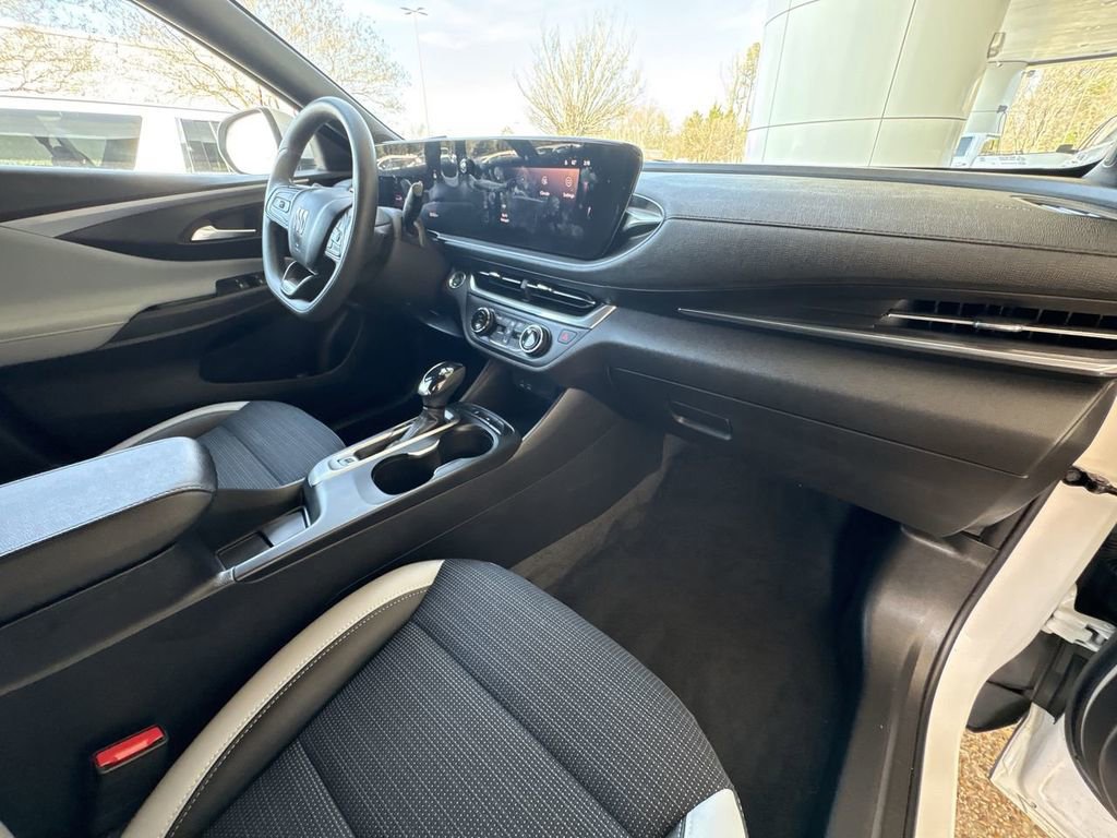 Certified 2024 Buick Envista Preferred image 28