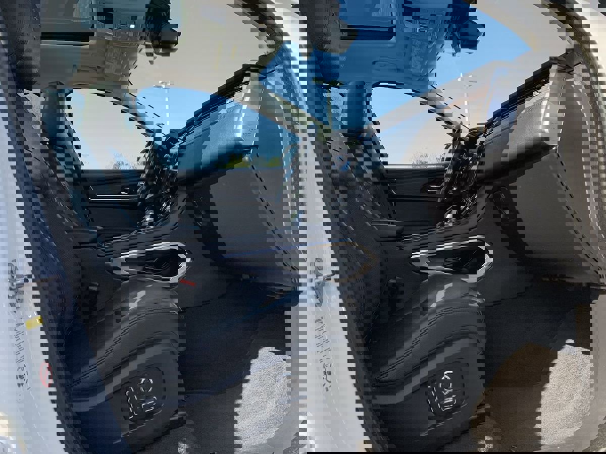 Used 2022 Jaguar F-PACE S image 30