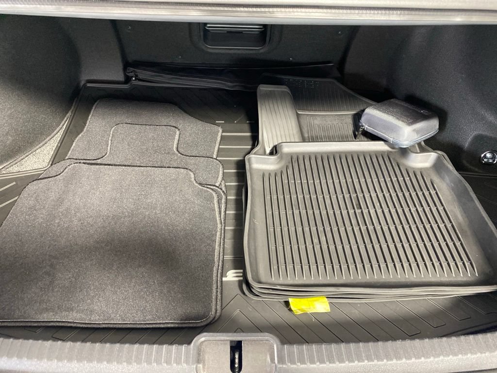 Used 2025 Lexus ES 300h w/ Accessory Package (Z1) FWD image 29
