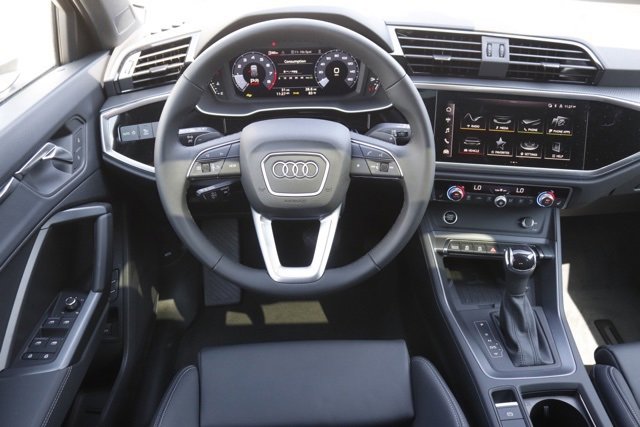 New 2025 Audi Q3 2.0T Premium image 19
