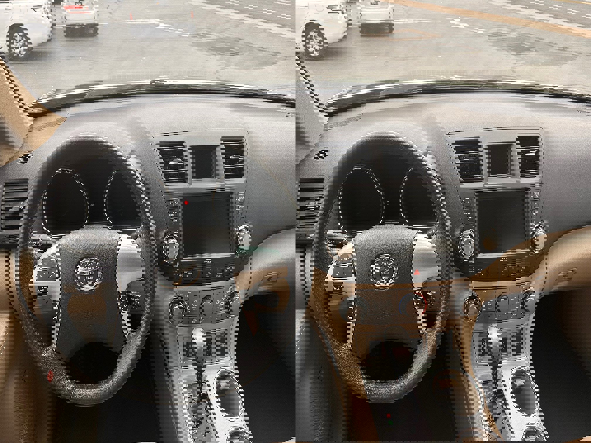 Used 2011 Toyota Highlander SE w/ Tow Pkg AWD/4WD image 7