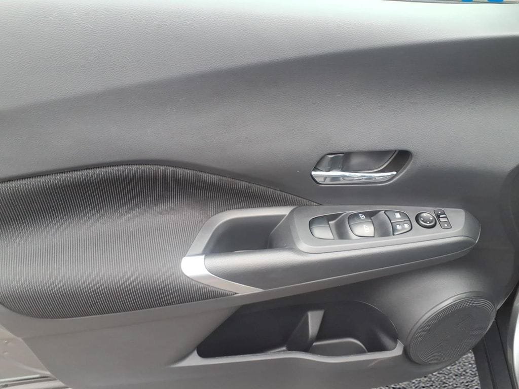 Used 2021 Nissan Kicks SV FWD image 14