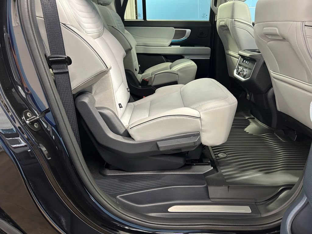 New 2026 Ford Expedition Max Platinum w/ Platinum Ultimate Package AWD/4WD image 46
