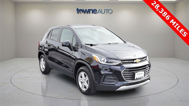 Used 2022 Chevrolet Trax LT w/ LT Convenience Package image 8