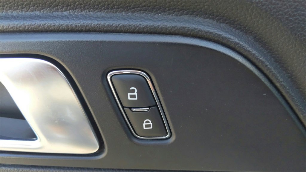 Used 2022 Ford Mustang Premium image 17