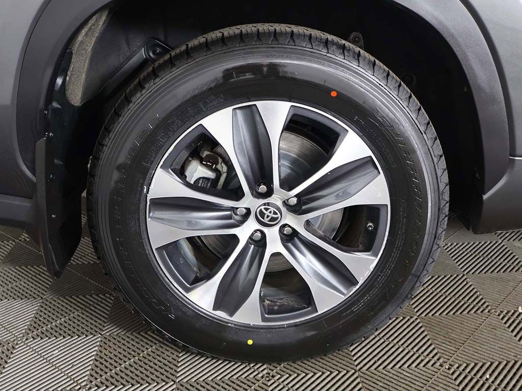 Used 2022 Toyota Highlander XLE image 22