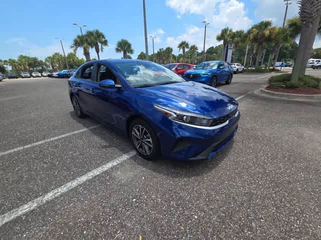 Used 2023 Kia Forte LXS w/ LXS Technology Package FWD image 2