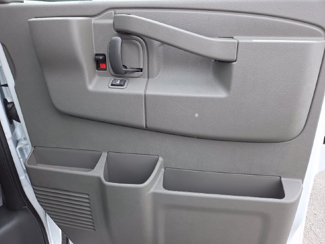 New 2026 GMC Savana 3500 w/ Driver Convenience Package RWD image 21