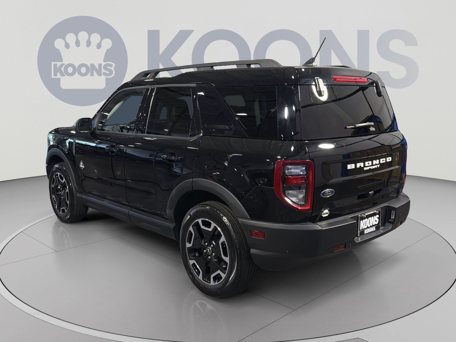 Used 2023 Ford Bronco Sport Outer Banks w/ Tech Package AWD/4WD image 4